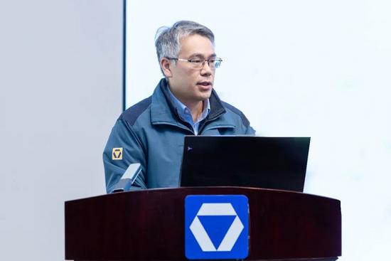 启新程 攀高峰 · 2026徐工道路营销工作会议聚势谋远,共(图13) 启新程 攀高峰 · 2026徐工道路营销工作会议聚势谋远,共(图13)