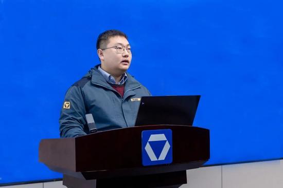 启新程 攀高峰 · 2026徐工道路营销工作会议聚势谋远,共(图15) 启新程 攀高峰 · 2026徐工道路营销工作会议聚势谋远,共(图15)