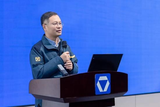 启新程 攀高峰 · 2026徐工道路营销工作会议聚势谋远,共(图16) 启新程 攀高峰 · 2026徐工道路营销工作会议聚势谋远,共(图16)