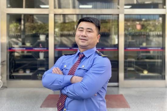 来自机务段的他,随队勇夺“湘超”冠军!(图2) 来自机务段的他,随队勇夺“湘超”冠军!(图2)