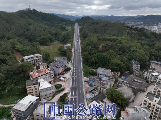 1767080411638732.jpg 省道205线北流市平政镇路段(卢晰 摄).JPG