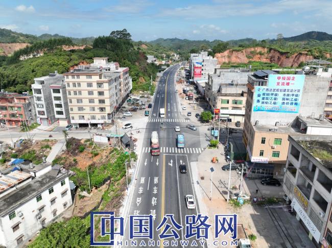 1767080501197735.jpg 省道205线北流市新丰镇路口改建后(卢晰 摄).jpg